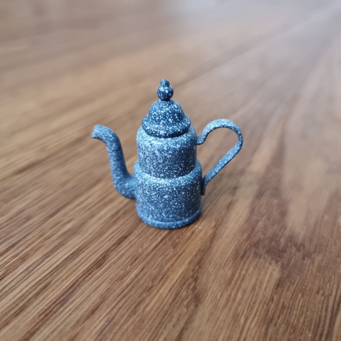 Case e mobili per bambole: Kaffekännchen klein, antik, pupoenhaus – Nuovo (secondo la descrizione) da Gammen venduto da home_brocki