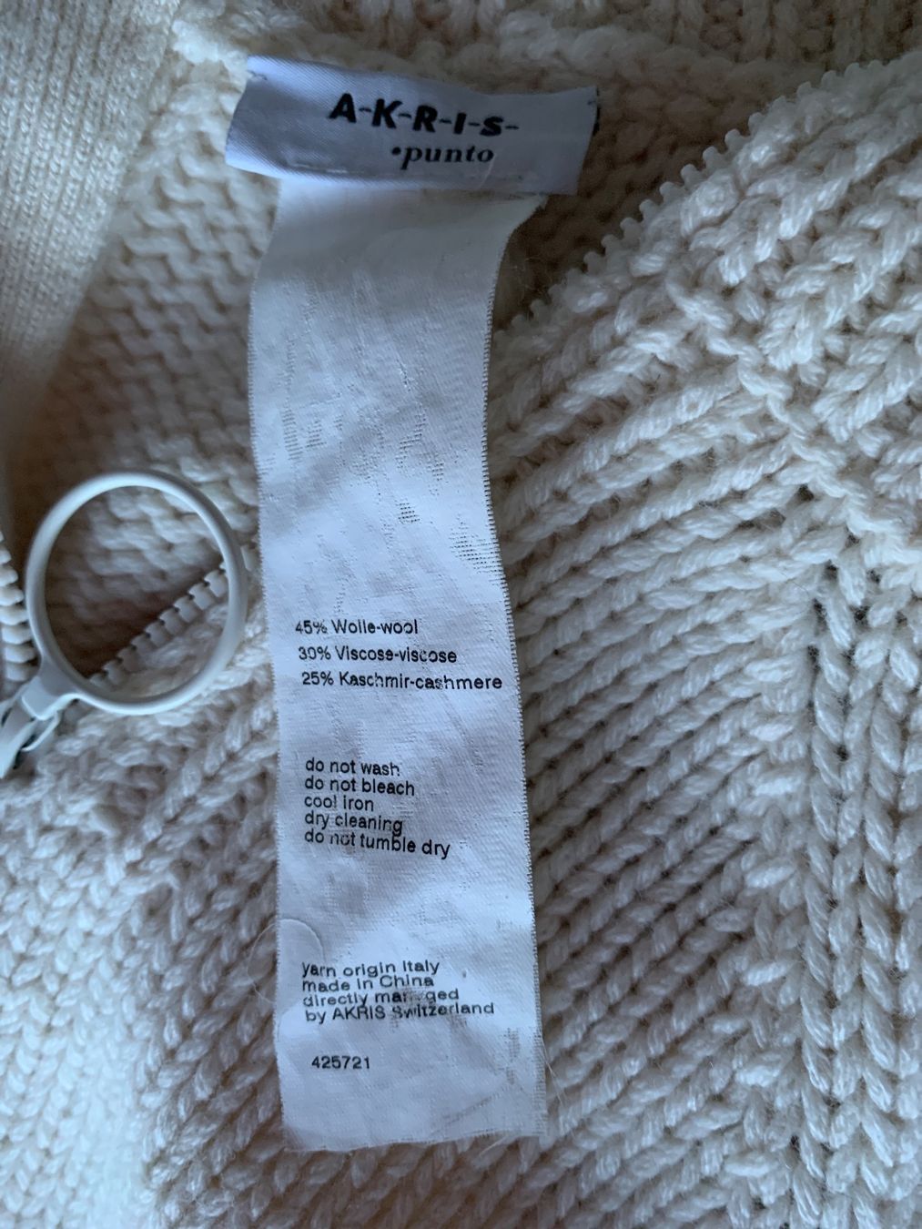 Akris Pullover & Sweatshirts: AKRIS: Exklusiver cremefarbener Rollkragenpullover, 36 – Neu (gemäss Beschreibung) aus Luzern von designluzern 7