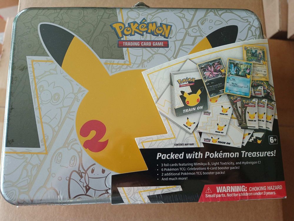 Pokemon Celebrations Collectors Chest EN | Kaufen auf Ricardo