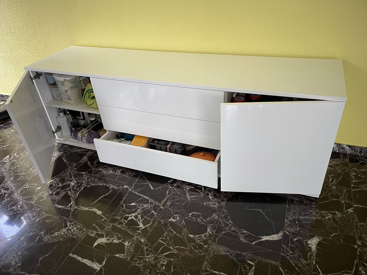 Pfister Kommoden: Weisses Sideboard, 2-türig, 3 Schubladen – Gebraucht aus Biel/Bienne von Tribo85 1