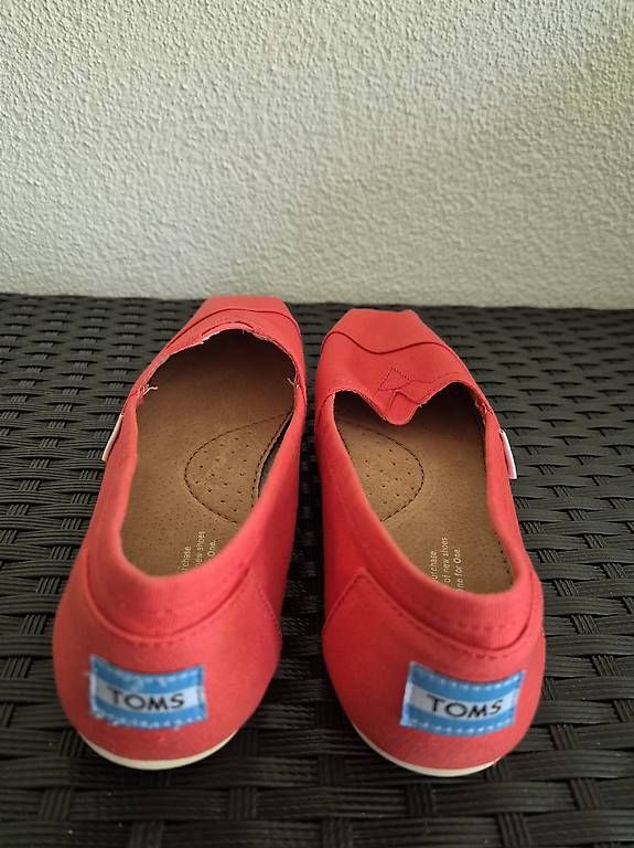 Chaussures femmes: Toms Slippers – D'occasion à Wetzikon ZH par ManderLindli 2