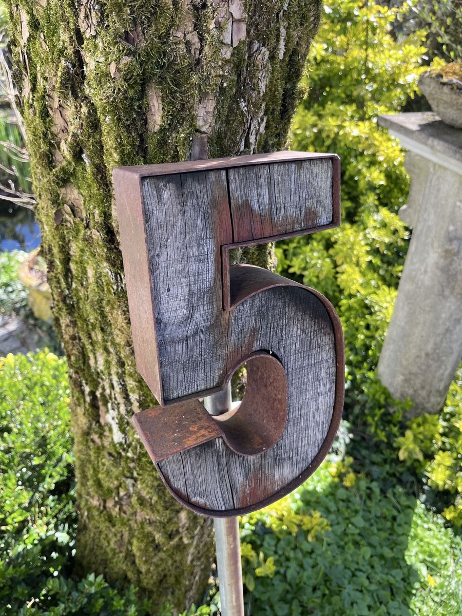 Insegne: Hausnummer 5 Eichenholz / Stahl – Usato da Aarau Rohr venduto da frey85 1