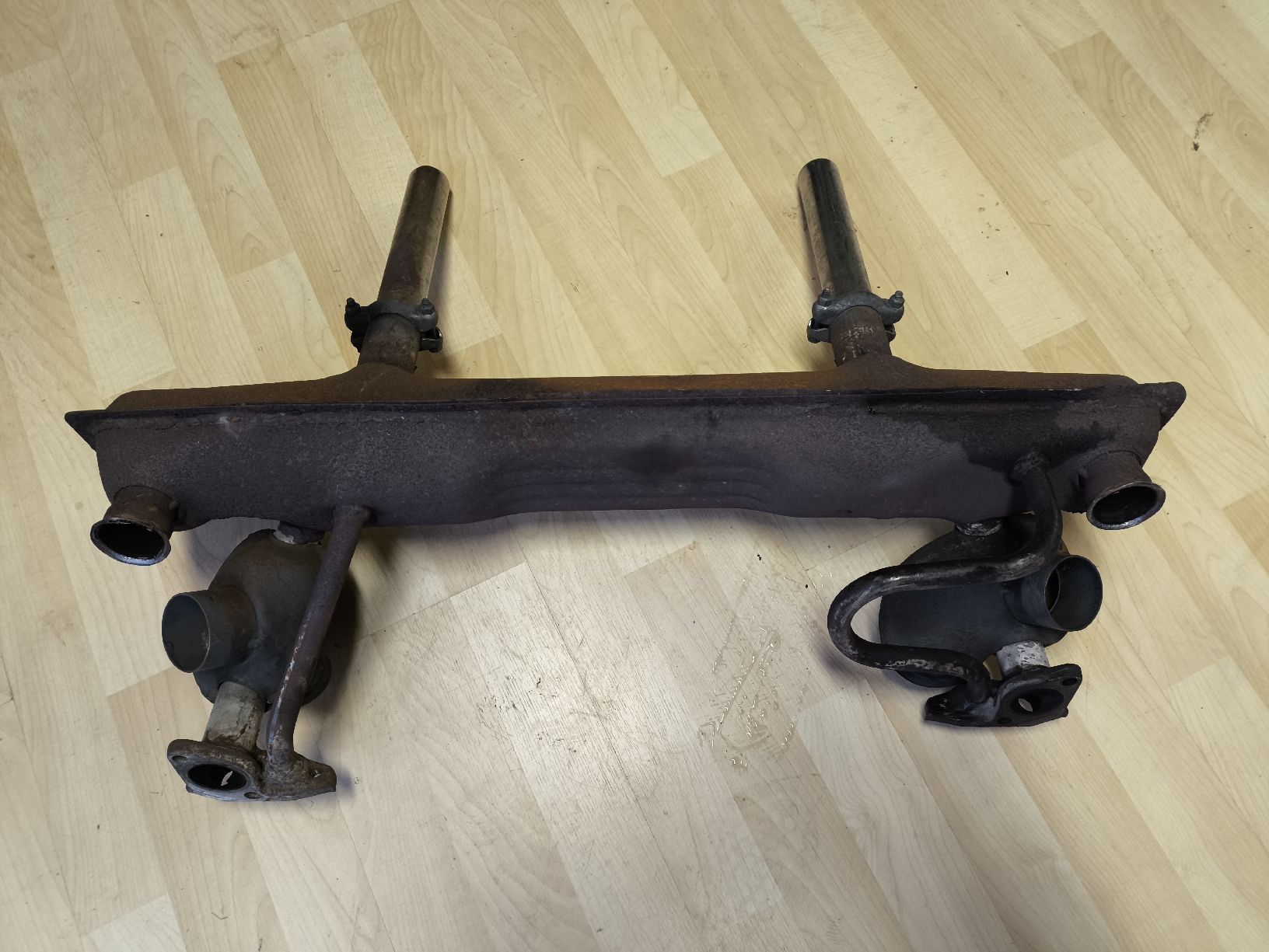Volkswagen Sistemi di scarico: Bosal Auspuff 233-201 Typ 1  Motor, VW Käfer – Usato da Lausen venduto da Chaldrian 5