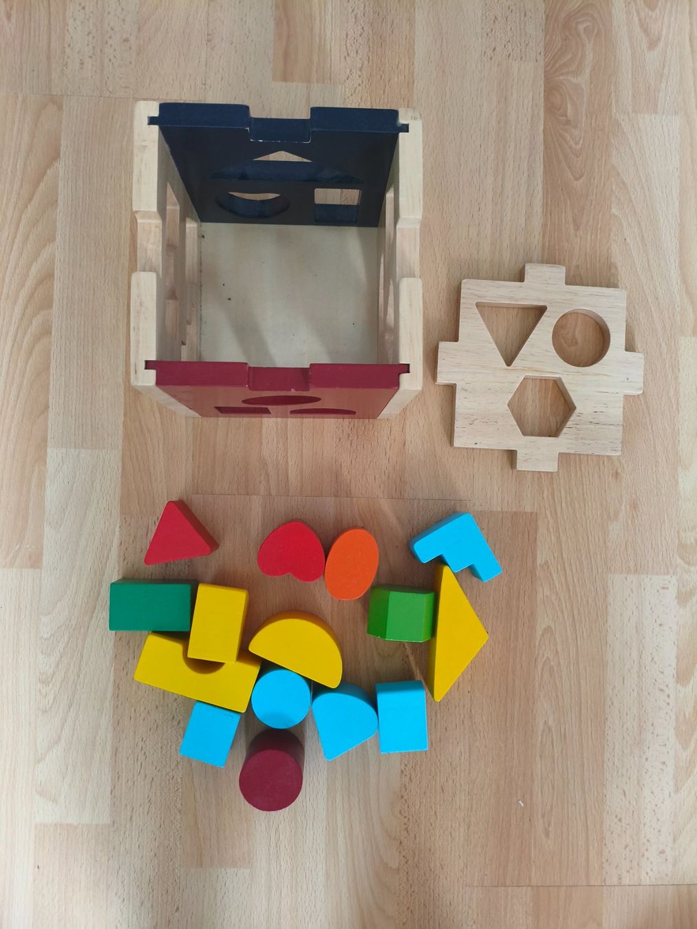 Jouets: Holz Sortierwürfel – D'occasion à Sursee par lou19 1