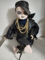 Rocker Porzellanpuppe Kunstobjekt- Unikat