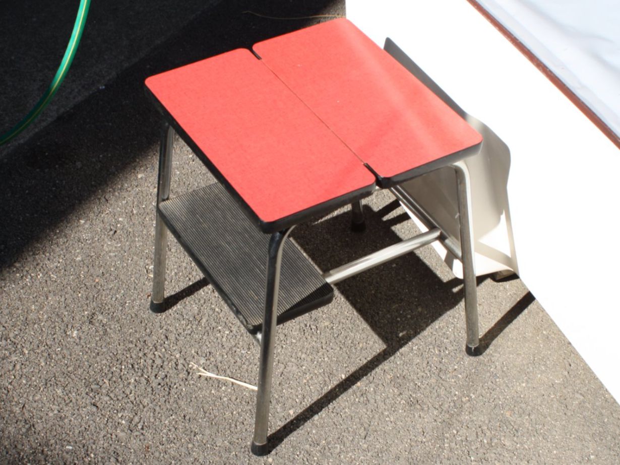 Tabourets: KELCO KELKO 2 TRITT HOCKER VINTAGE – D'occasion à Wauwil par Pneuedy
