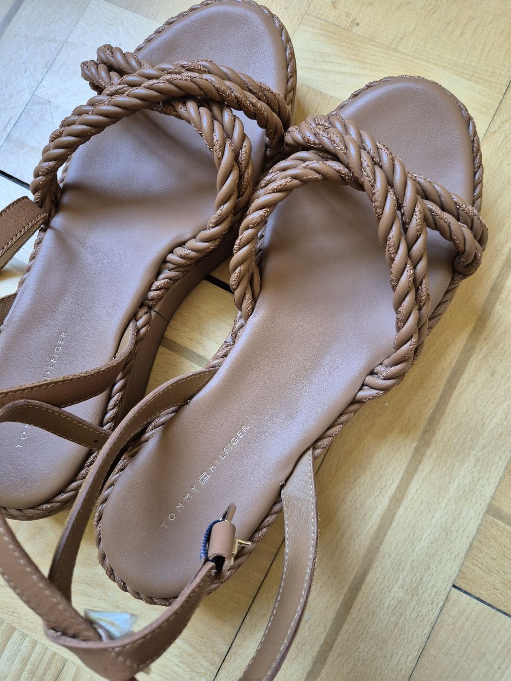 Scarpe da donna: Tommy Hilfiger Sandale, Grösse 39 – Usato da Winterthur venduto da vabit_9