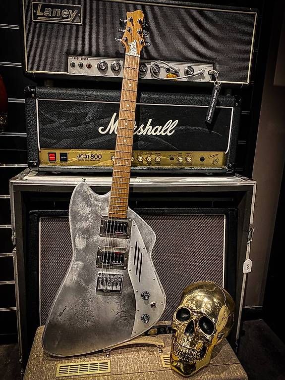 Musikinstrumente: Ted Guitar Sapyr "indus" – Gebraucht aus Montreux von Alligator-AMPS 2