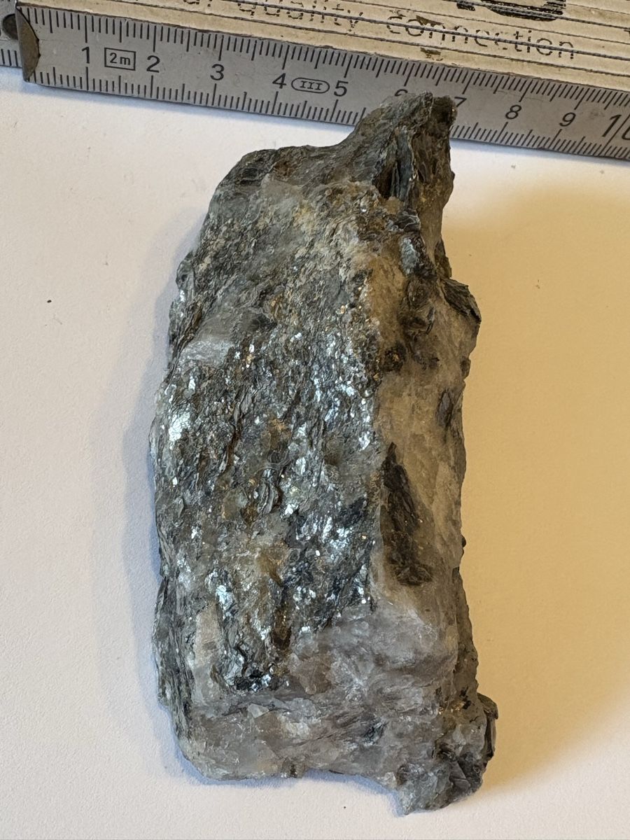 Minerali & Pietre curative: Naturstein Wallis /quarz – Usato da Murten venduto da Tzaugg 3