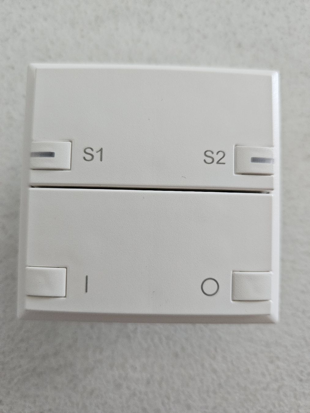 Zeptrion Interruttori: Feller Zeptrion Frontset ON-OFF SZE – Usato da Oftringen venduto da Mrg3 1