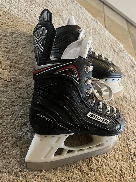 Pattini da ghiaccio: Bauer X300 Grösse Y12/31 – Usato da Zollikon venduto da IRSI213 2