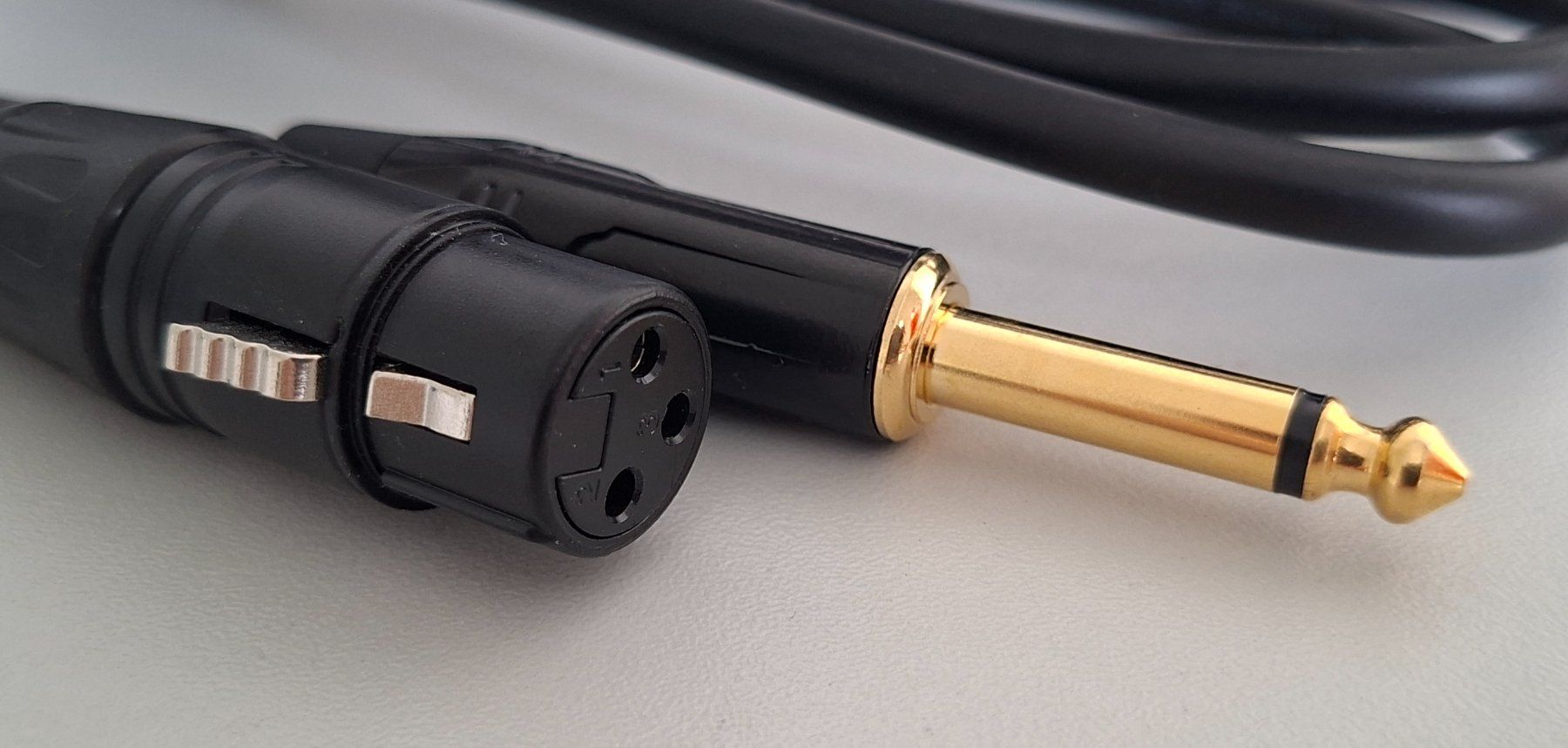 Shure Microfoni: 2x Mikrophon Kabel XLR – Usato da Oftringen venduto da Fliby 3