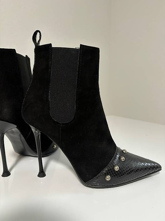 Scarpe da donna: Stivaletti Anna Ripamonti  – Usato da Soazza venduto da afa_r6cx