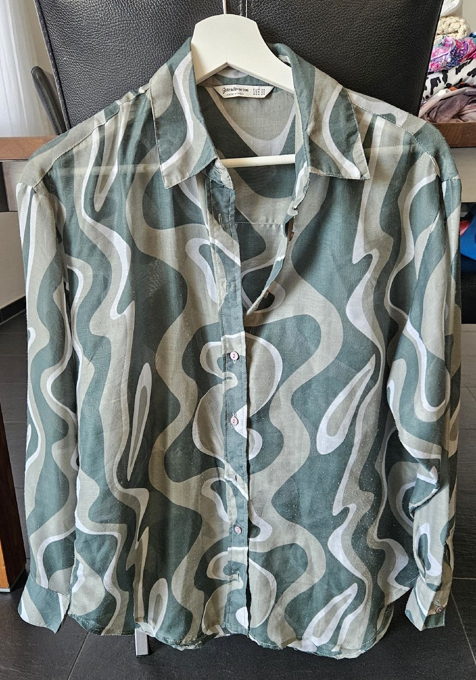 Stradivarius Chemisiers: Mintgrün gemusterte Bluse – D'occasion à Hettlingen par Leaena279