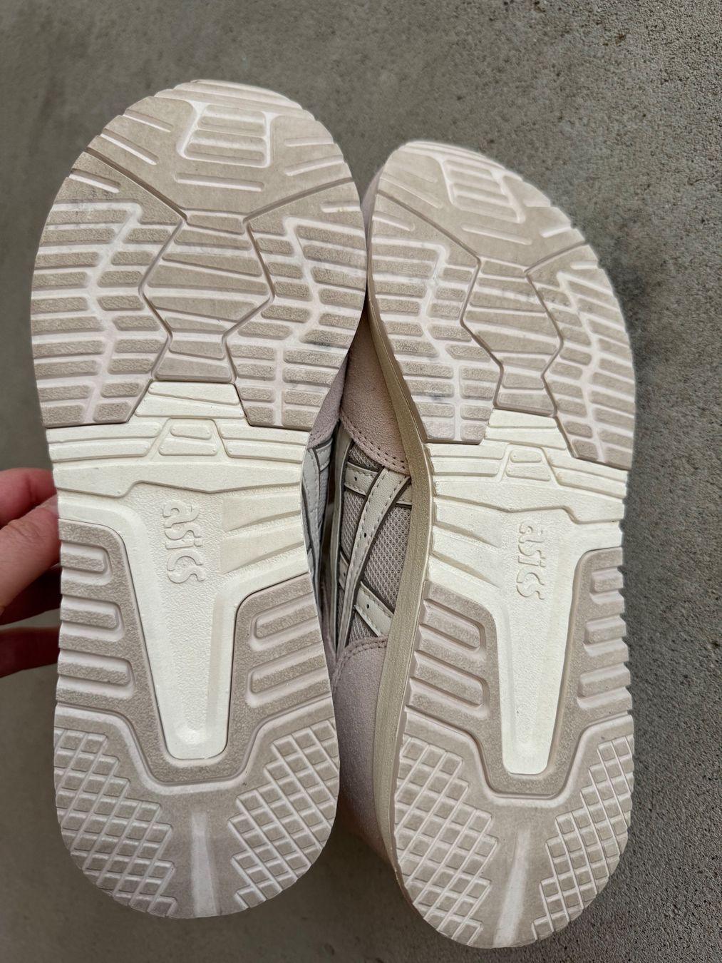 Asics Scarpe da donna: Sneaker Asics Grösse 39 – Nuovo (secondo la descrizione) da Zürich venduto da sinaxnoemi 4
