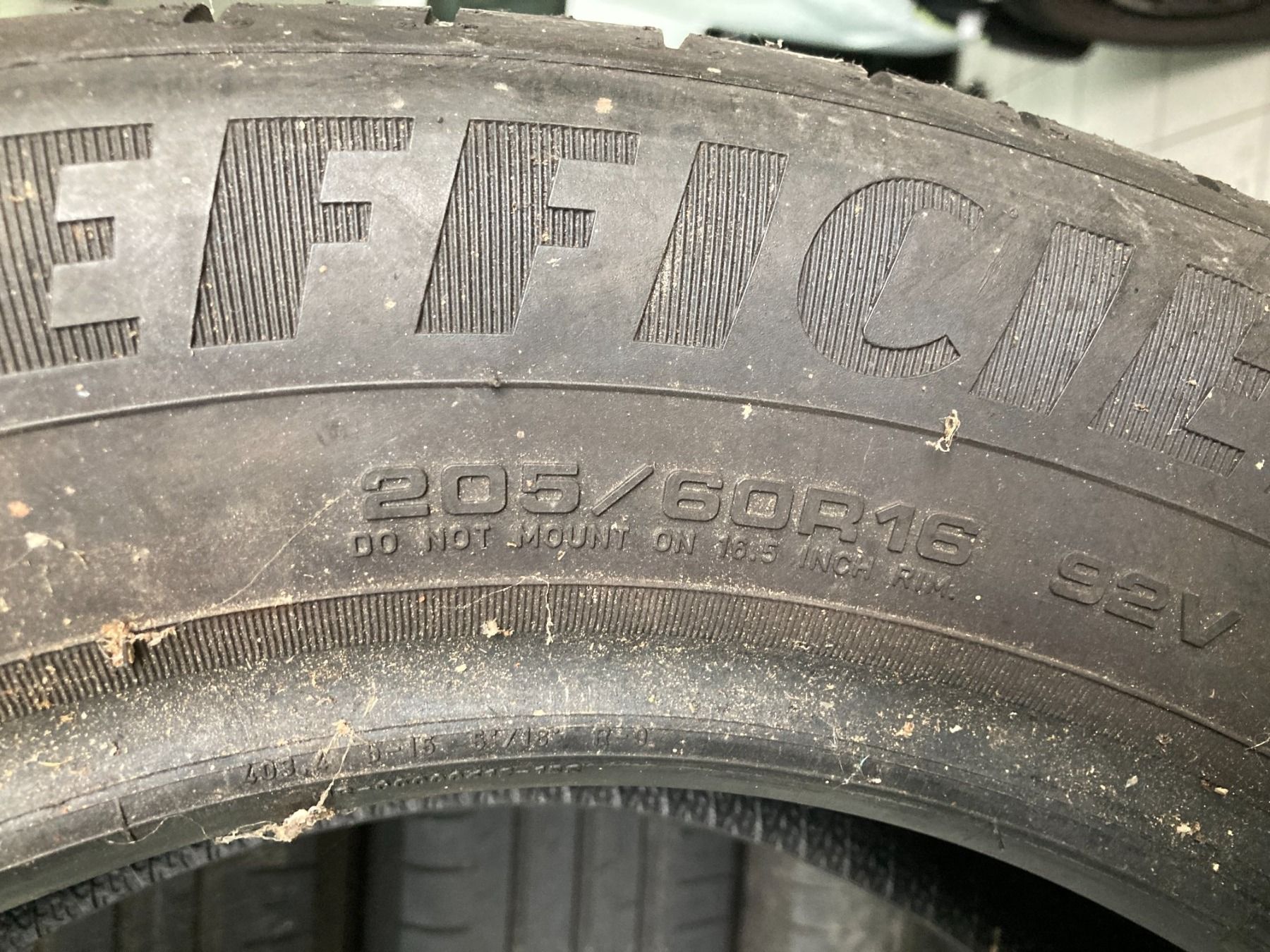 Pirelli Pneus & Kompletträder: 205/60R16 Sommerpneu Good Year – Gebraucht aus Cham von WB2223 2