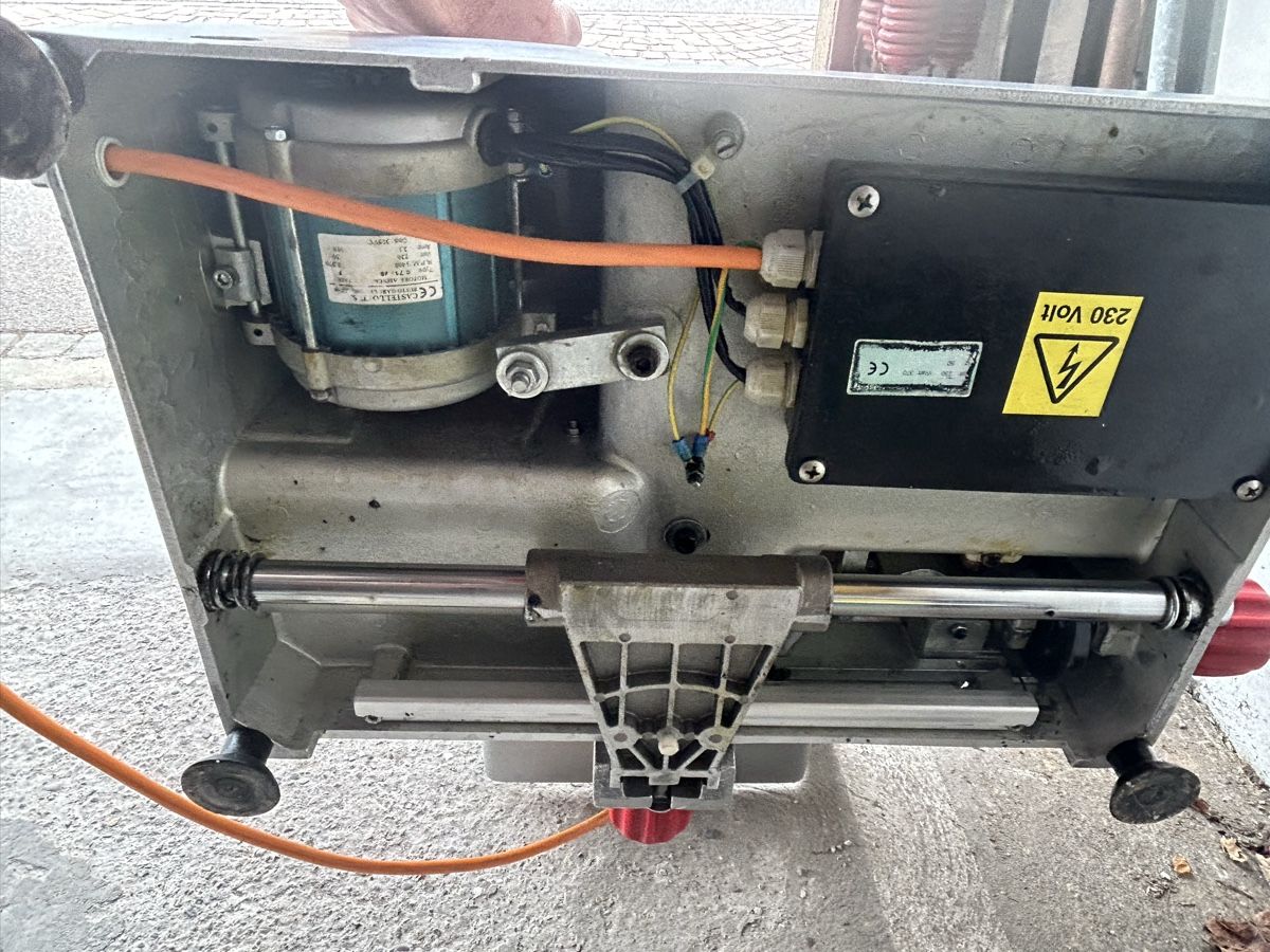 Elettrodomestici da cucina: AUFSCHNITTMASCHINE BERKEL? MANCONI? – Usato da Bottmingen venduto da Surubi 6