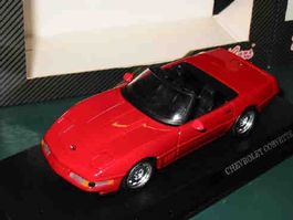 Chevrolet Corvette C4 Cabrio  rot *  Detail Cars 1:43