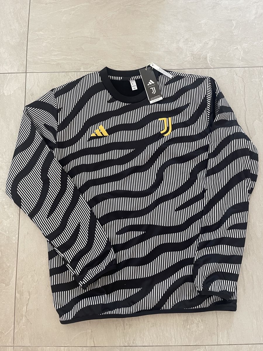 Maglioni & Felpe: Juventus Turin Trainingspullover, Grösse M, Neu mit Etikett – Nuovo e nell'imballaggio originale da Richterswil venduto da Noelle80
