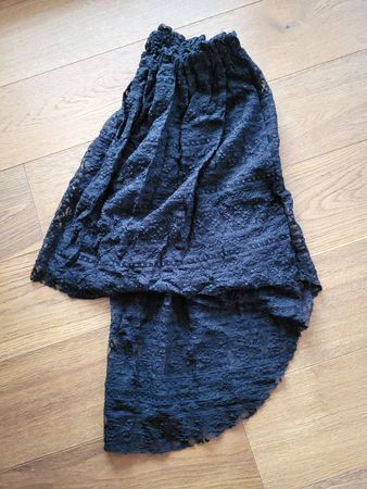Schwarzer Spitzenrock, asymmetrisch Gr. L,