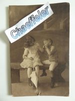 1913  Mädchen mit Knaben