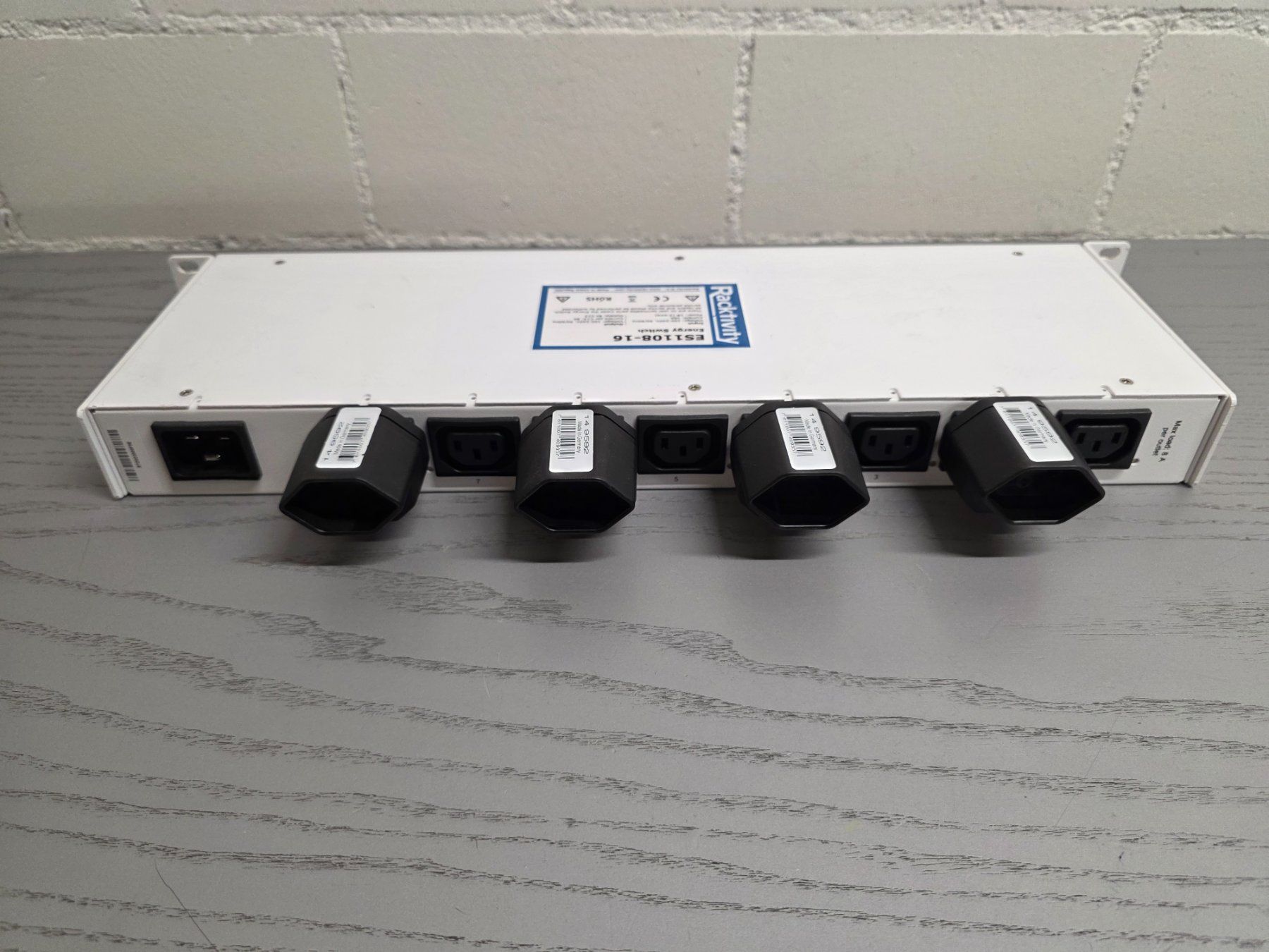 Sistema di controllo: Racktivity Energy Switch ES1108-16 – Usato da Zürich venduto da 2JamMusic 6