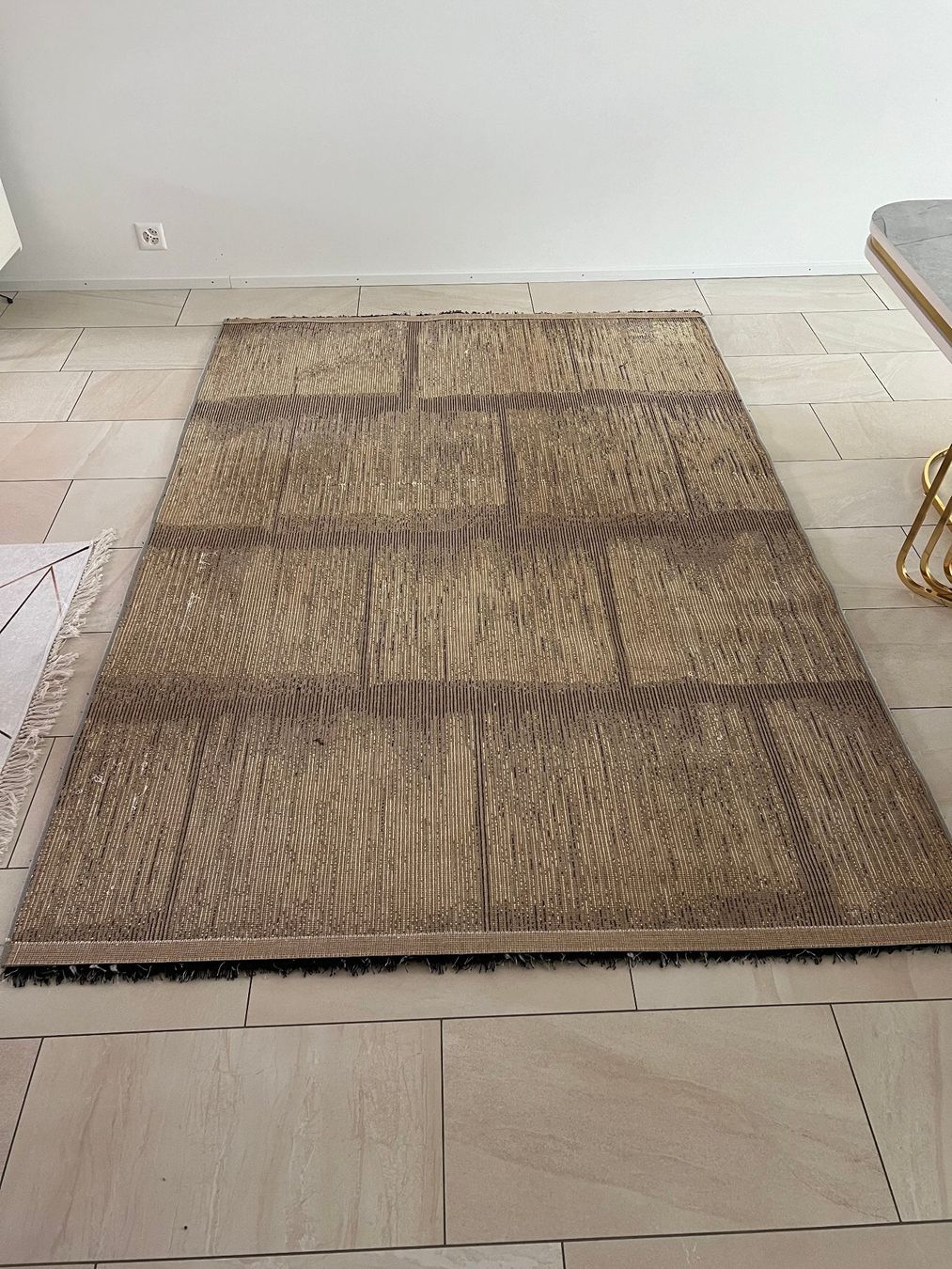 Teppiche: Teppich 235x160cm guter Zustand – Gebraucht aus Kloten von FDina90 2