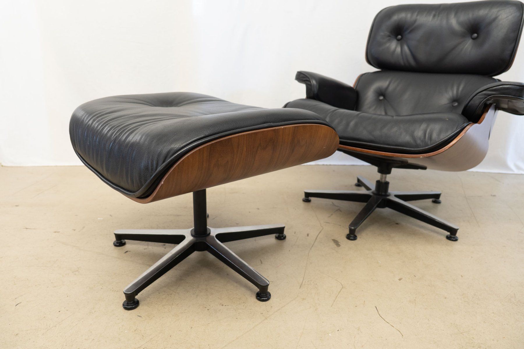Poltrone: Cofemo Loungesessel mit Hocker, Leder Topzustand- Ref. 08/27 – Usato da Au ZH venduto da BrockiAu 3