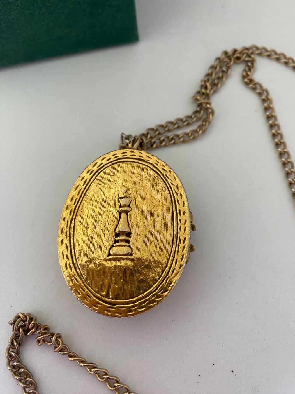 Catenine: Collier ancien doré avec parfum solide – Usato da Bouveret venduto da wes_7zll 2