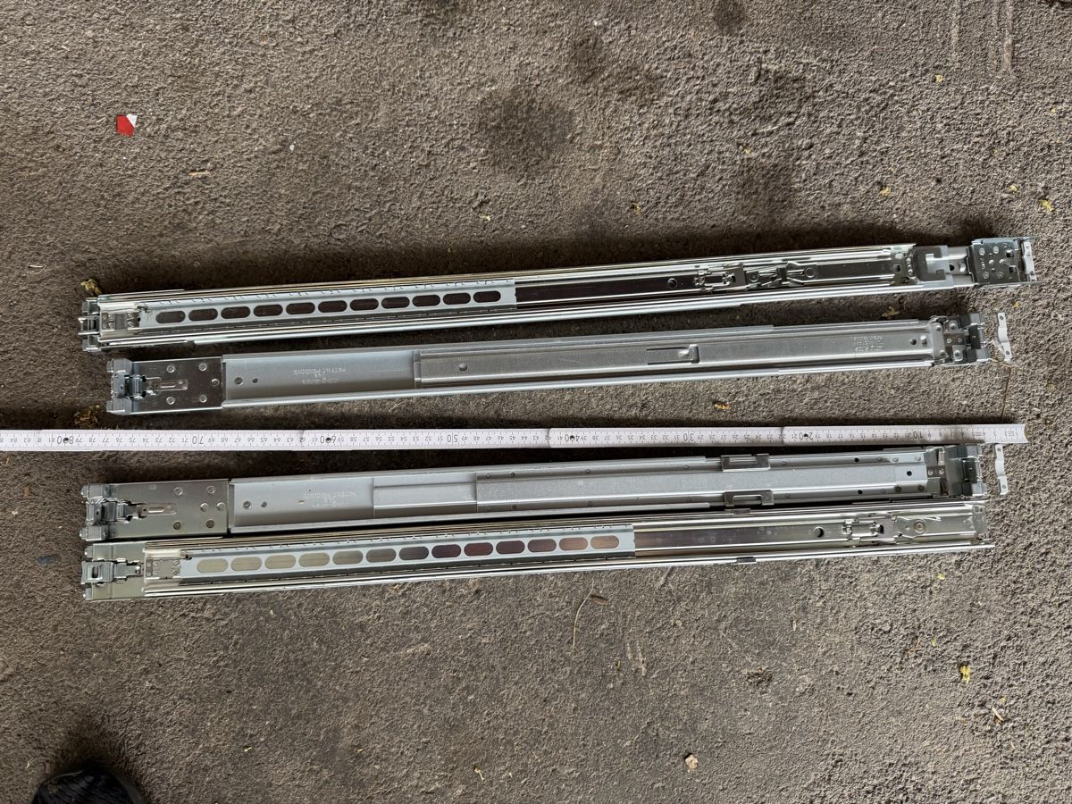 Hewlett Packard Racks & Ständer: Server Rack Einbau Schine , 2,Satz – Gebraucht aus Zürich von Zvijerka 2