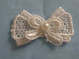 Applique Dentelle NOEUD perle BLANC 4.5