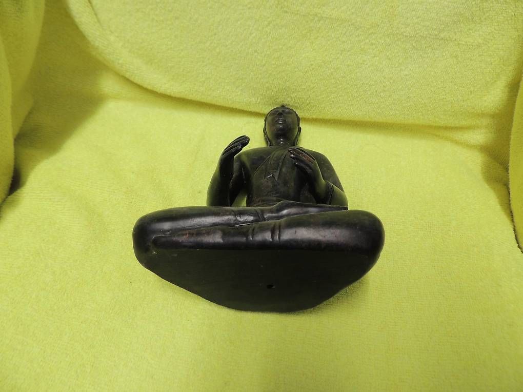 Sculptures & Statues: Sitzender Buddha aus Kunststoff – D'occasion à Mollis par Hg 2