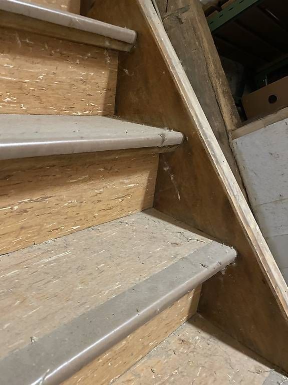 Scale: Bautreppe , Treppe  – Usato da Lupsingen venduto da kurrrti
