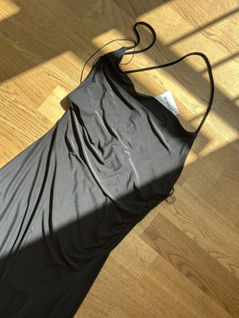 BERSHKA Kleid schwarz Grösse S mit Etikett neu