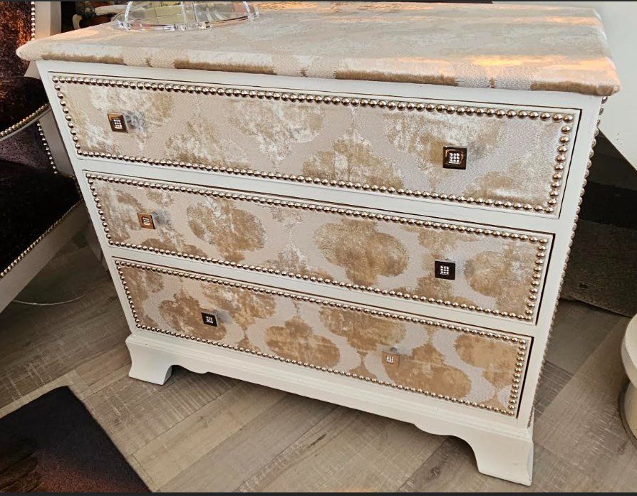 Kommoden: Commode de style relookée (Modèle Unique) – Gebraucht aus Etoy von eme_c8rt 1