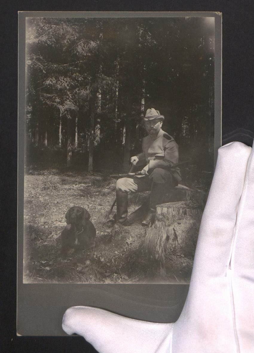 Fotografie &  Plakate: Fotografie Portrait von einem Jäger mit – Gebraucht aus Berlin von bartko-reher
