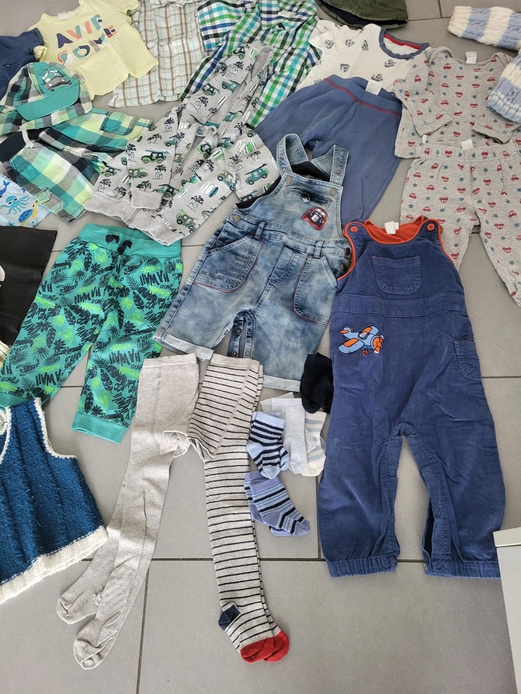 C&A Lotti & Set di vestiti: Kleiderpaket gr. 80 86 Top Zustand – Usato da Boswil venduto da i12i 2