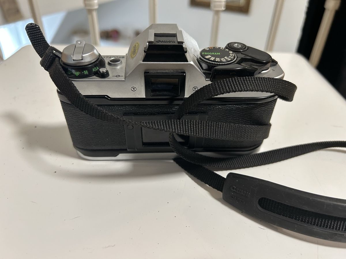 Canon Kamera: Canon AE-1 Spiegelreflexkamera mit Cover – Gebraucht aus möhlin von Caja1 3