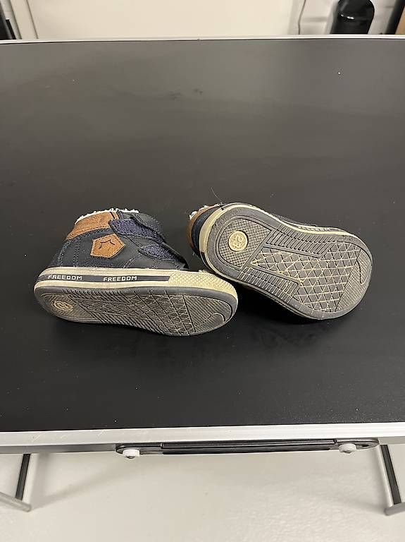 Bobbies Scarpe per ragazzi: Winterschuhe Bobbi Shoes Gr 23 – Usato da Arbon venduto da pengos3 2