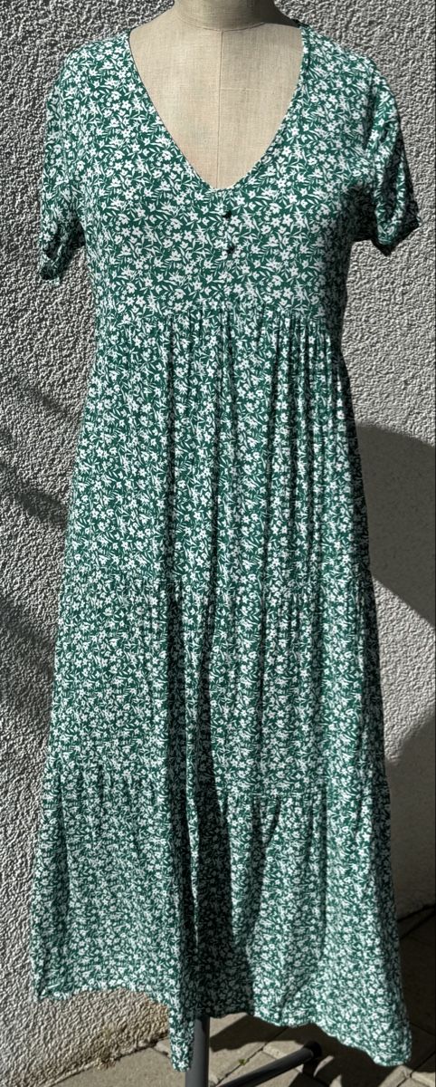 Vestiti: Kleid Lefties Gr. S Grün mit Blumen – Usato da Zürich venduto da SesePorti