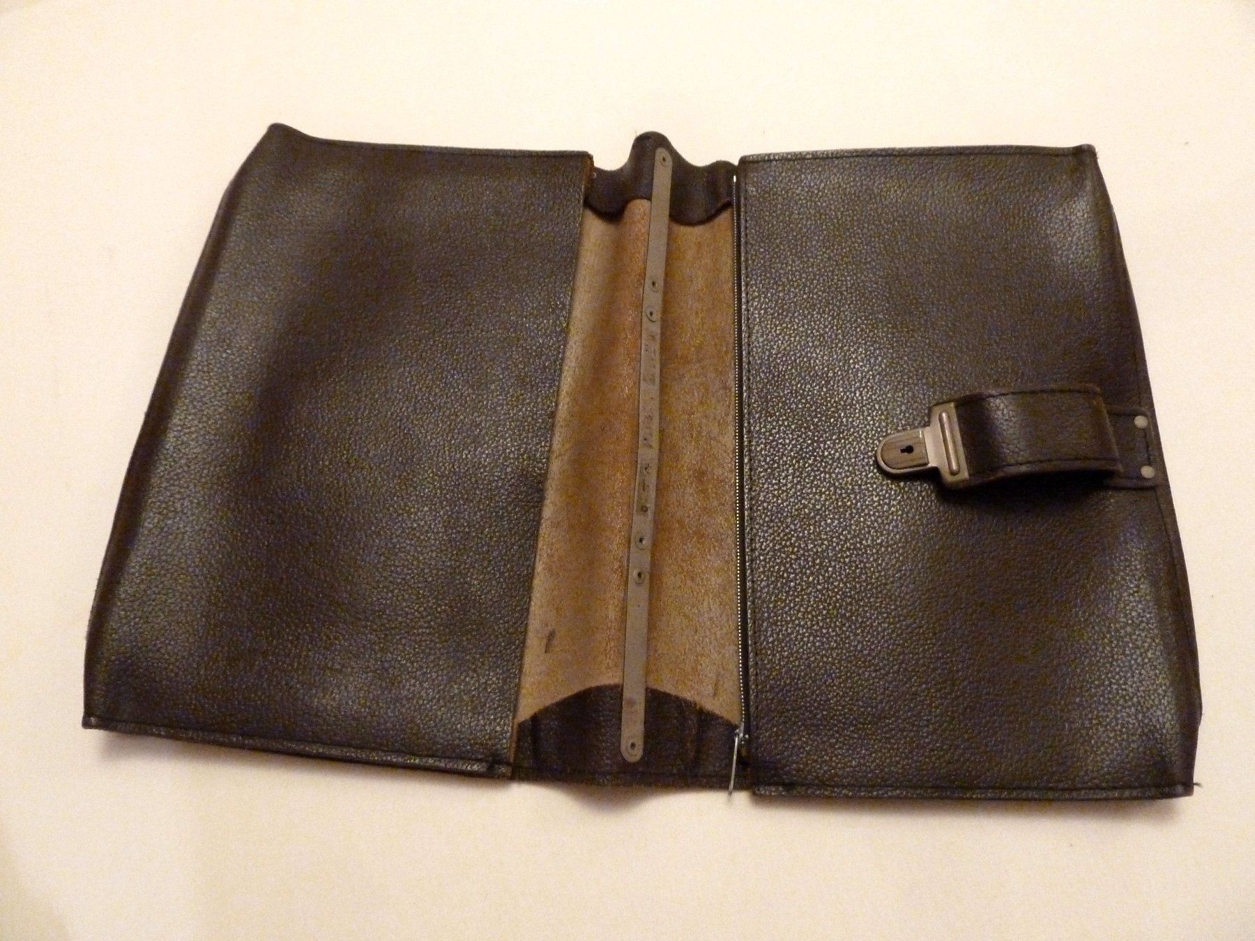 Valigie & Borse: Ledermappe vintage – Usato da Dietlikon venduto da kasino3 1
