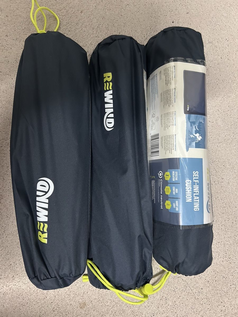 Coussins: RE WIND Self-Inflating Cushion Navy Blue New – Neuf (Voir description) à Wetzikon ZH par sheralynn 6