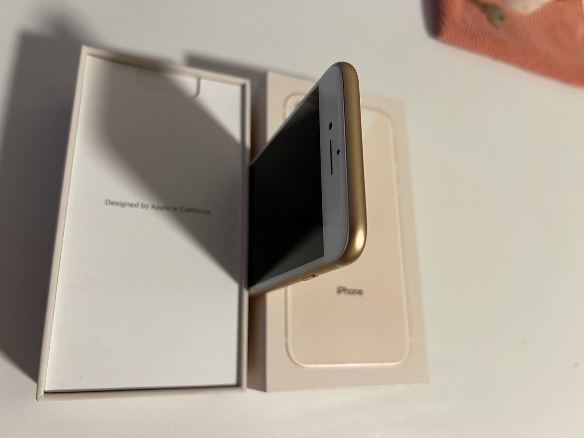Apple Telefoni cellulari / Smartphones: iPhone 8 Gold 64 GB zu verkaufe – Usato da Adliswil venduto da Pacifoll 4