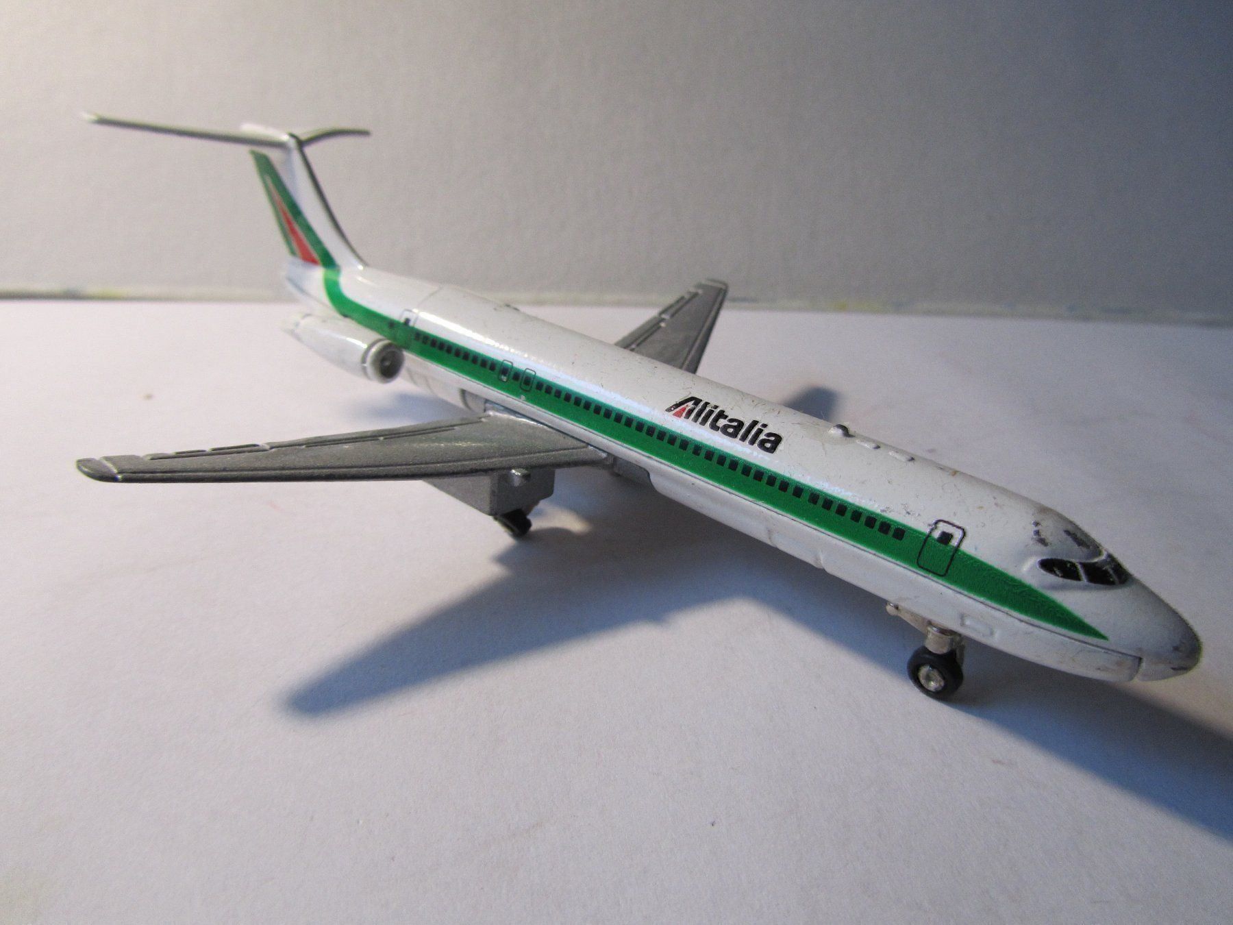 Modellbausätze & Standmodelle: Flugzeug Alitalia von Ertl – Gebraucht aus Weiningen ZH von dietsch57 2
