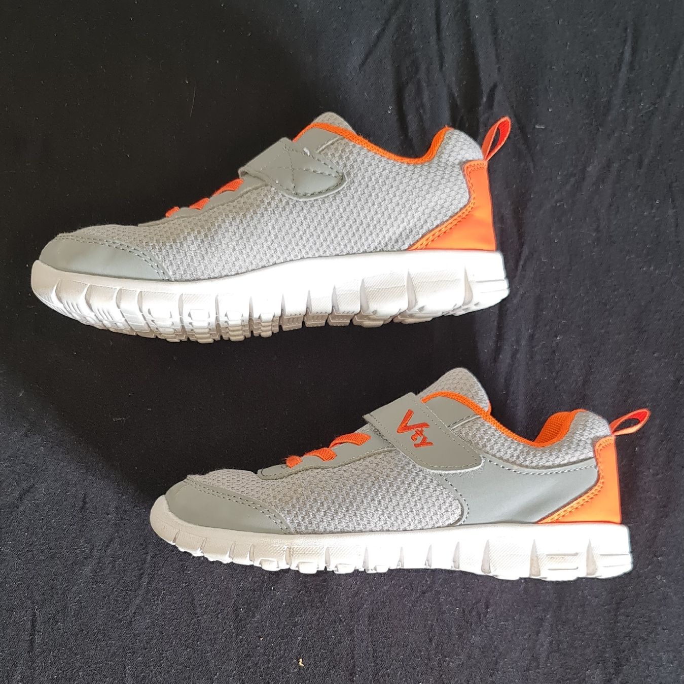 Victory Scarpe da uomo: Kinder Turnschuhe Vty Gr. 32  – Nuovo (secondo la descrizione) da Lengnau BE venduto da Spahrtakus 1