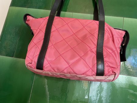 Prada Tasche pink, alt und stylisch