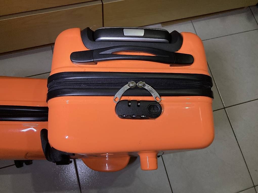 Valises de voyage: Für den Urlaub: Reisekoffer / Kindersitz / Transporter – D'occasion à Basel par Ricardo_X 2
