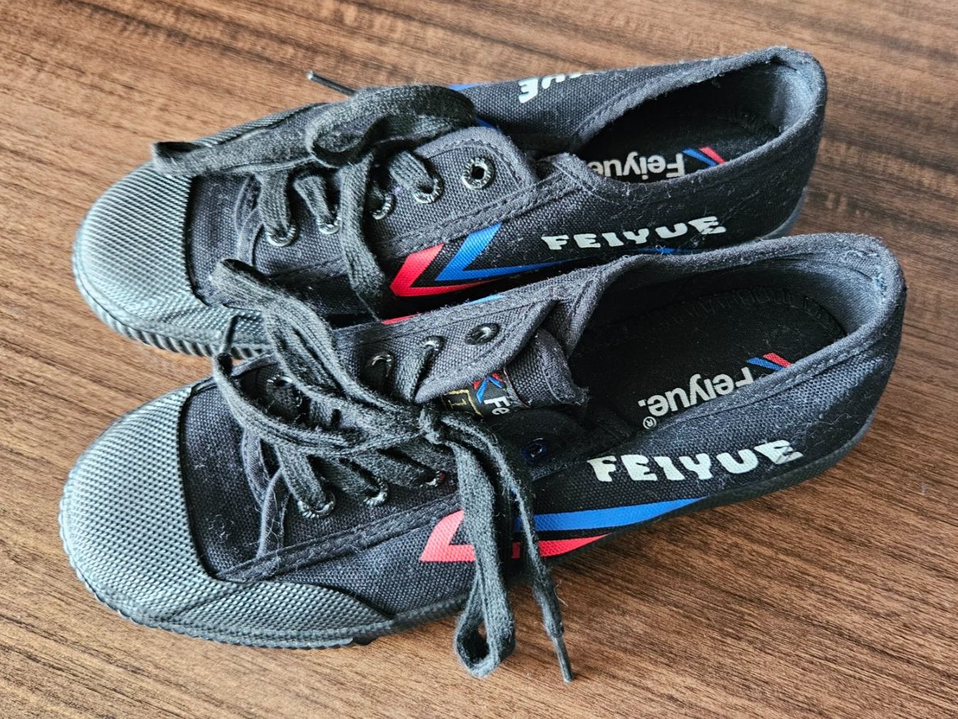 Scarpe da uomo: Feiyue Schuhe schwarz - Grösse 39 – Nuovo (secondo la descrizione) da Lengnau AG venduto da jbline