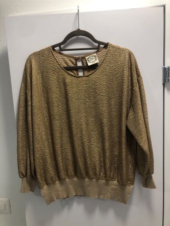 Goldenes Top in Grösse 40