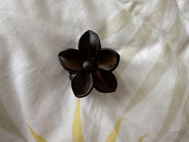 Flower hairclip wood color